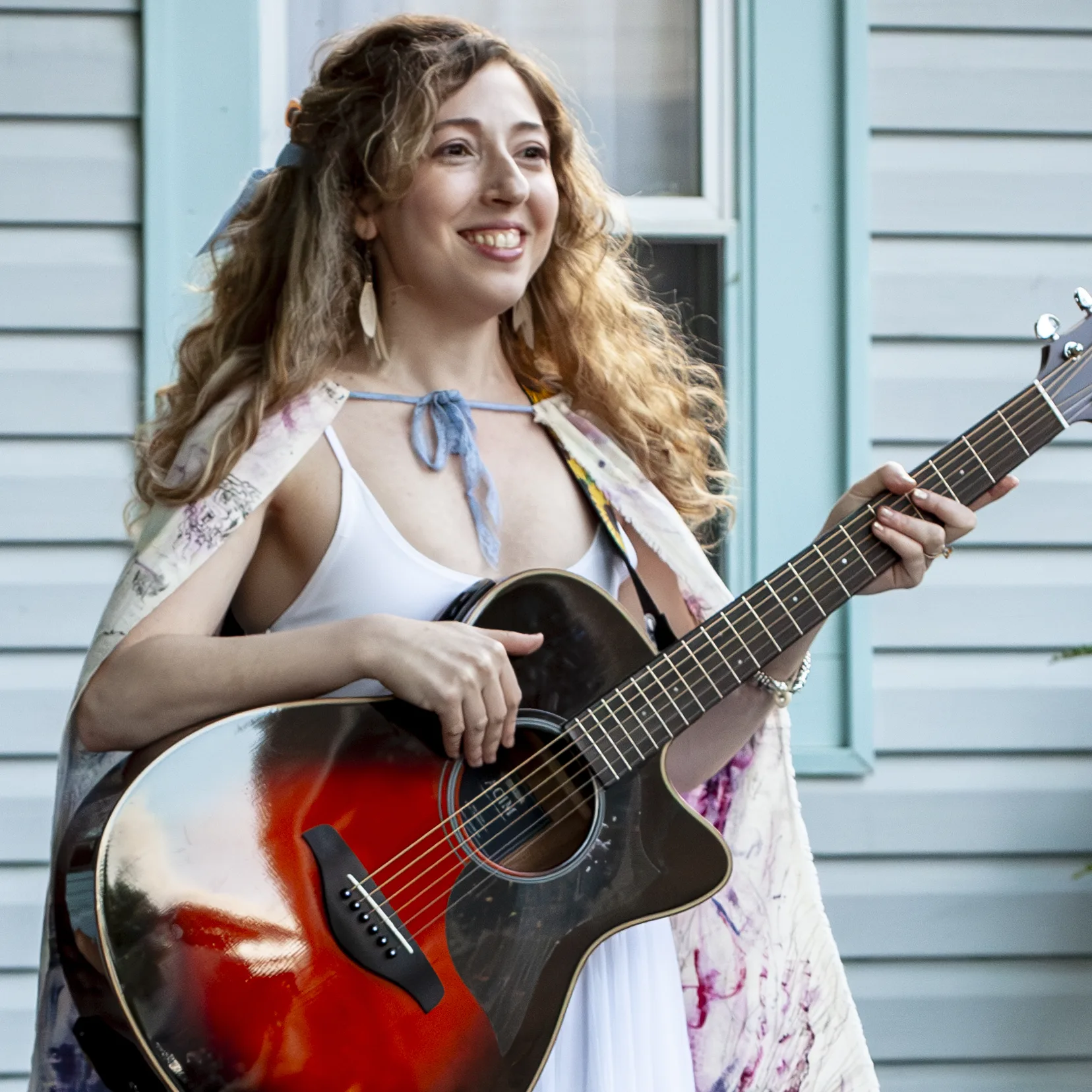 Nicole Javorsky, Voice, Piano, Guitar and Ukulele