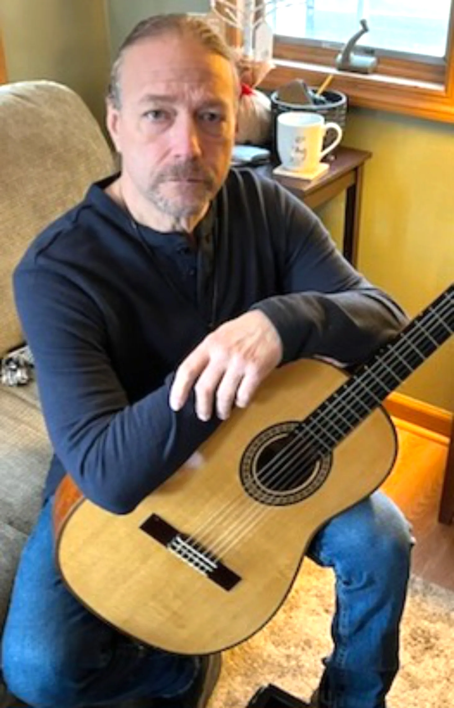 Ronnie Angell, Guitar and Voice
