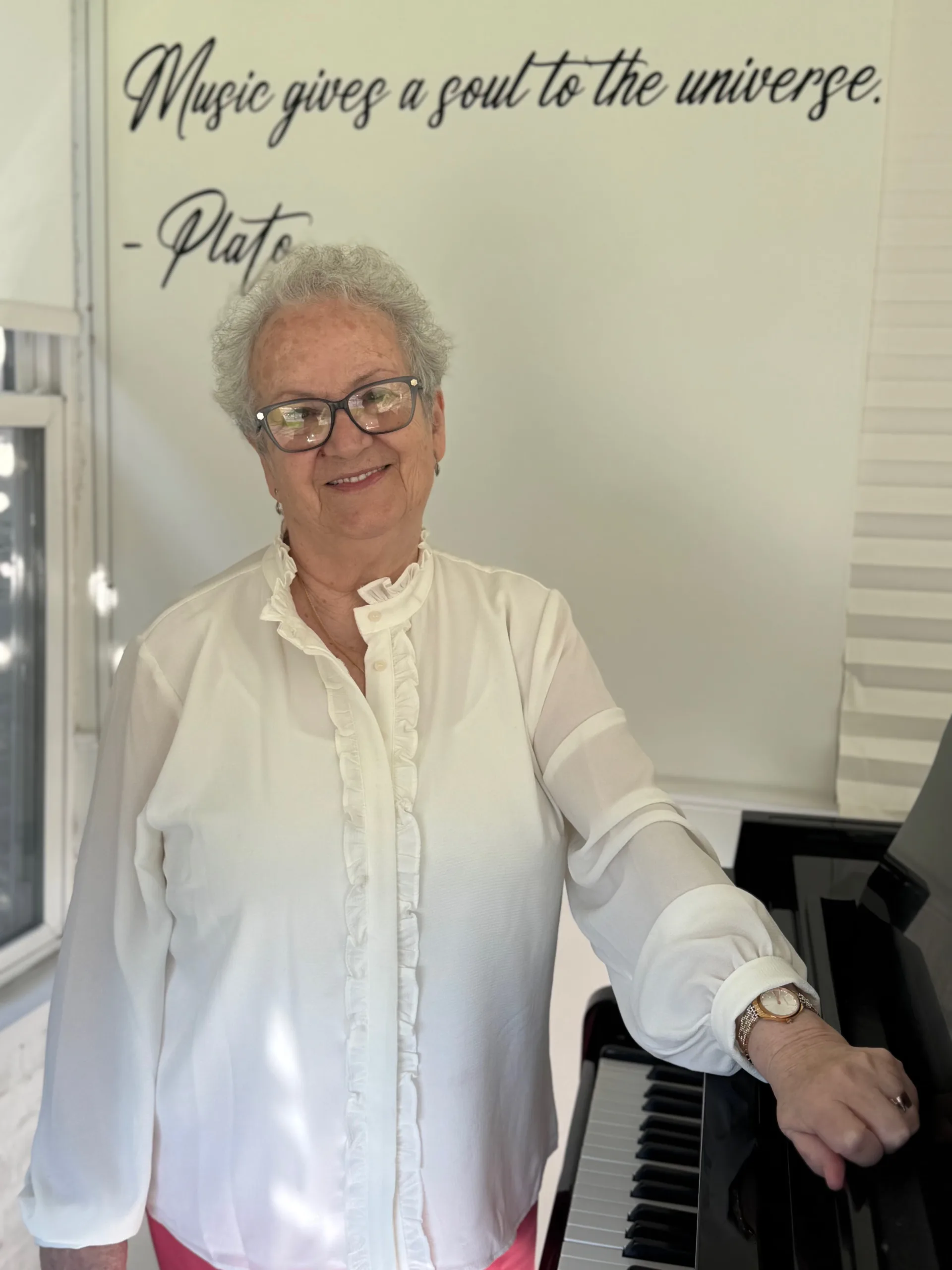 Adriana Dizdari, Piano