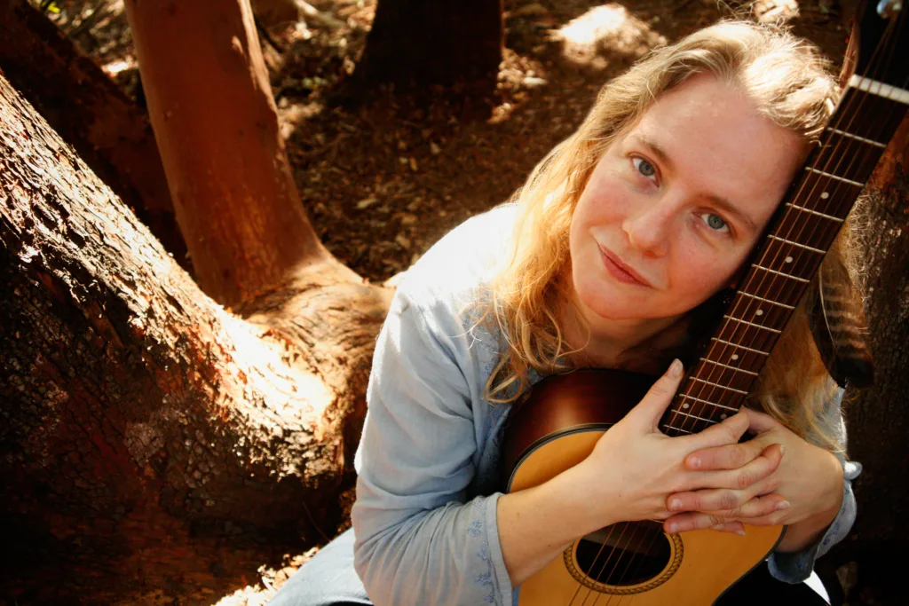 Kay Ashley, Voice, Piano and Guitar